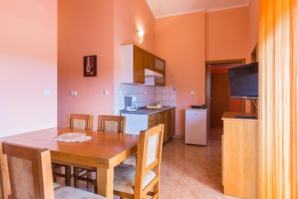 Apartments Villa Orange Медулин Экстерьер фото