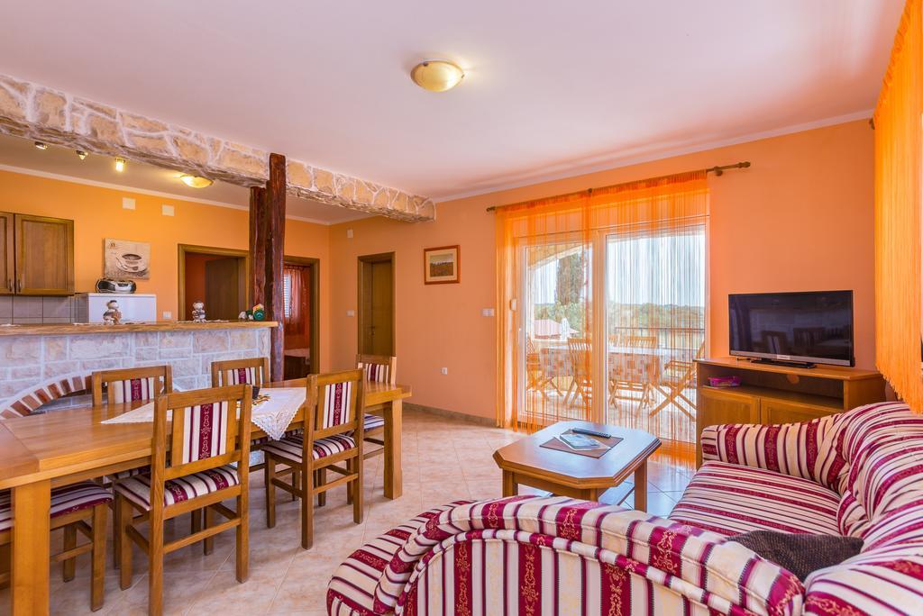 Apartments Villa Orange Медулин Экстерьер фото